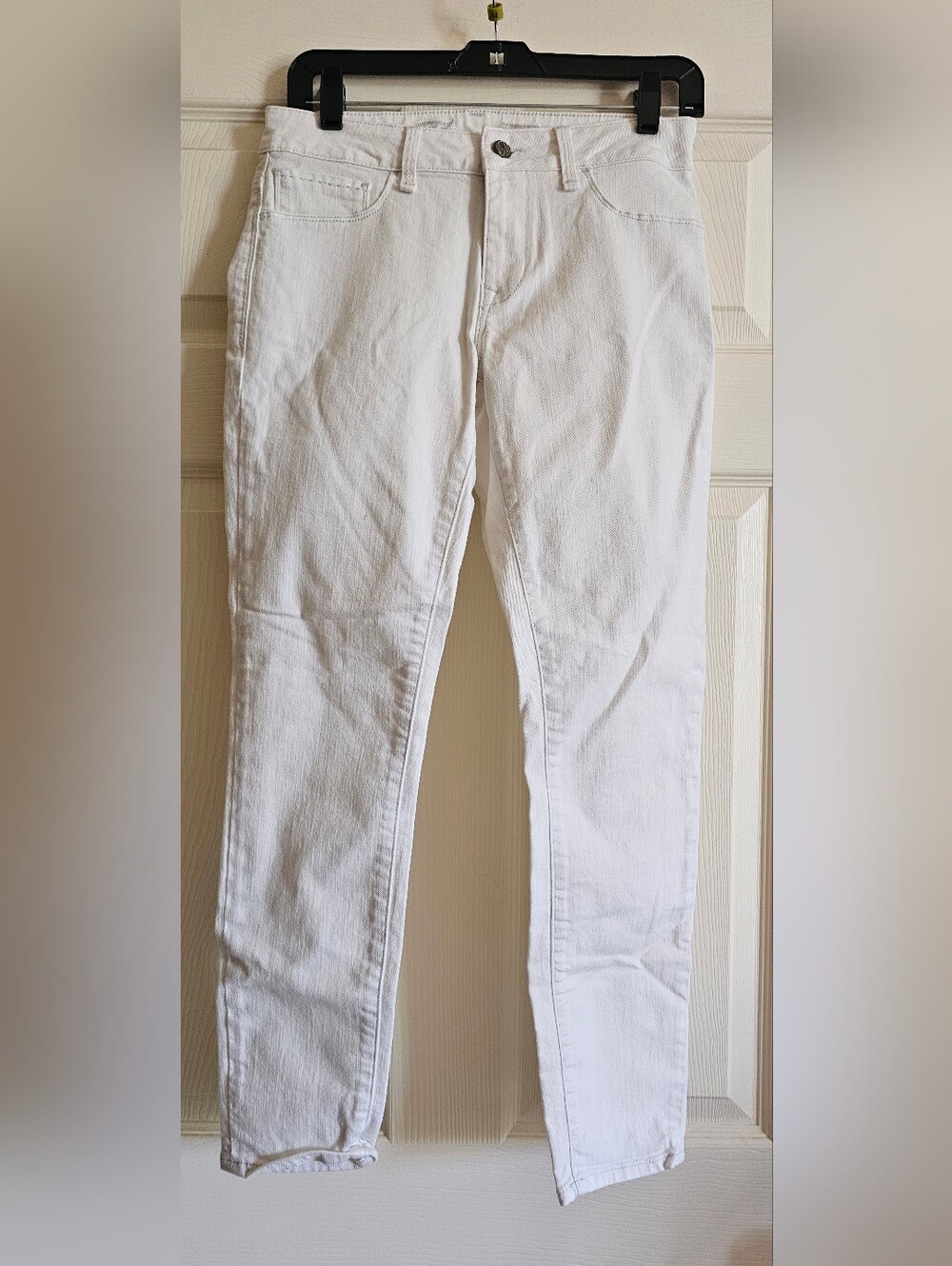 Mavi Size 28 White Denim Jeans with Subtle 'M' Embroidery